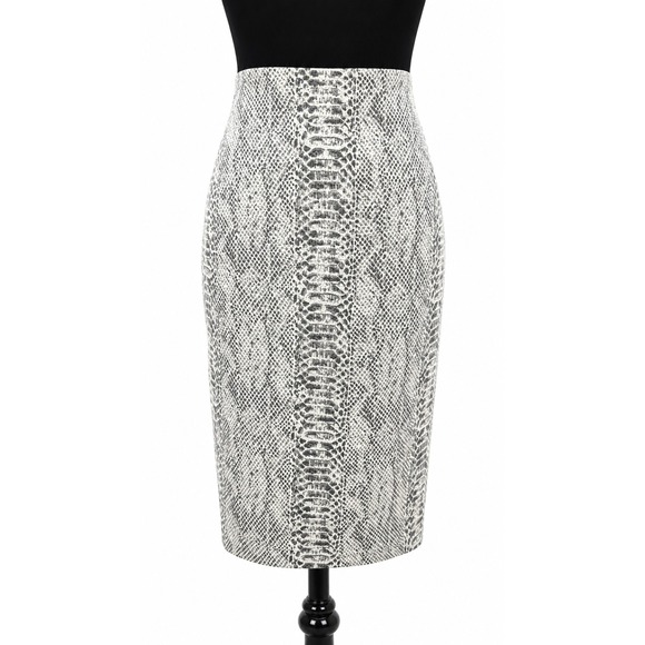 Ann Taylor Dresses & Skirts - Ann Taylor Womens Straight Pencil Skirt Size 4 White Reptile Print Knit